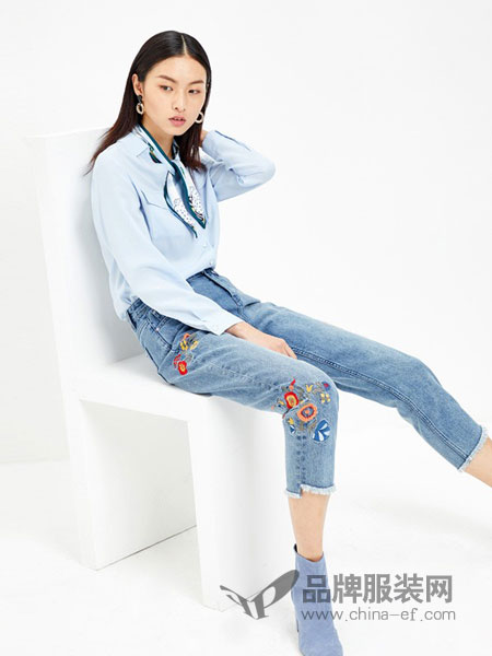 千姿惠Qanzhui女装2018春夏休闲浅蓝长袖衬衫