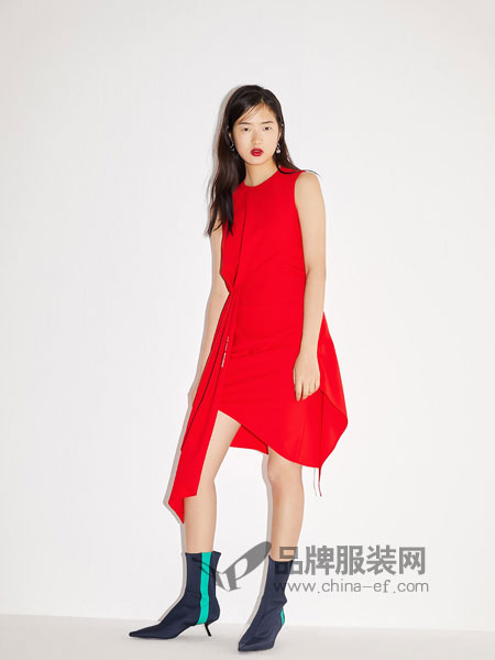 致瑞女装2018春夏圆领T恤修身不规则拼接红裙子气质