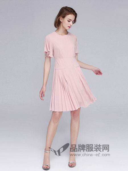 2017年最新款女装风衣_2018年女装短的风衣(2)