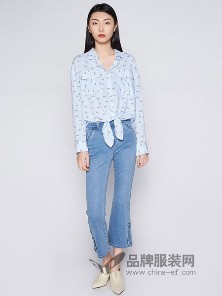 ETAM女装2018春夏新款条纹印花翻领长袖衬衫
