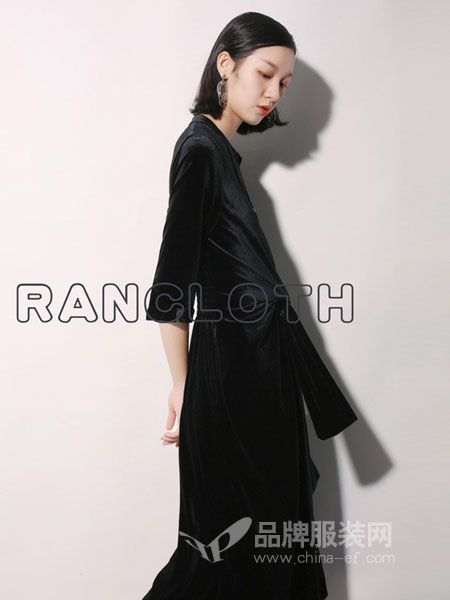 rancloth/然可时女装2018秋冬黑色高腰显瘦荷叶边丝绒裙短裙