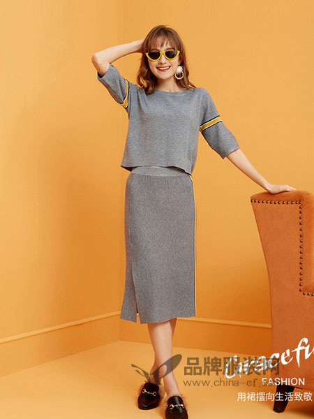 卓多姿女装2018秋冬新款韩版针织衫显瘦气质半身裙时尚两件套潮