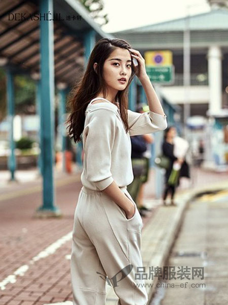 迪卡轩女装2018秋冬韩版白色宽松衬衫高腰显瘦裙子