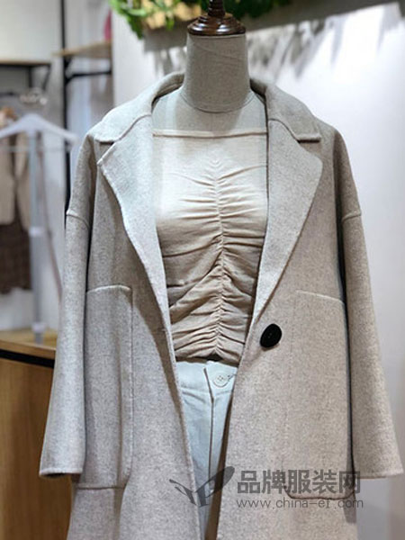 摩兰度女装2018秋冬新款短款时尚简约羊毛双面呢子大衣