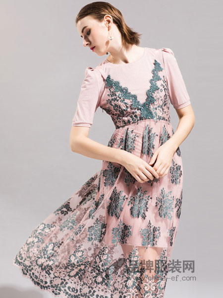 卡佩诺 - KAIPEINUO女装2019春夏新版雪纺碎花中长款连衣裙女裙两件套装裙
