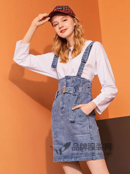 衣品天成女装品牌2019春季韩版纯色高腰牛仔背带裙