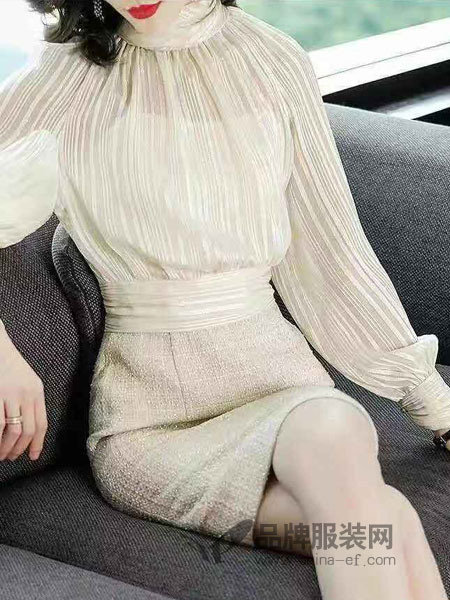 色弋瑞女装品牌2018秋冬气质灯笼袖假两件罩衫包臀连衣裙拼接