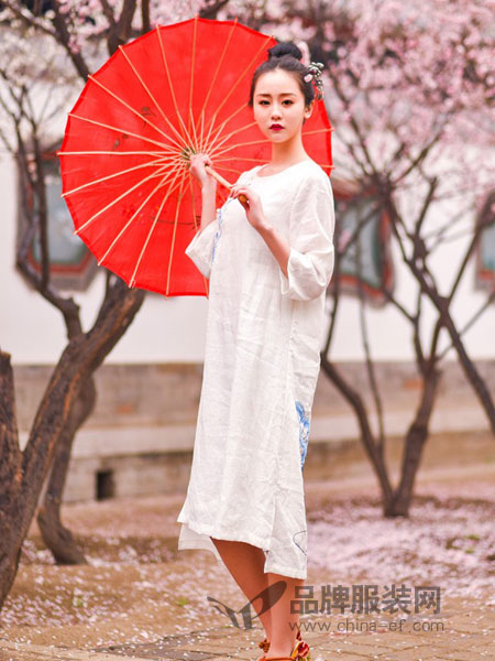 汉舞女装品牌2019春夏纯色韩版中国风连衣裙
