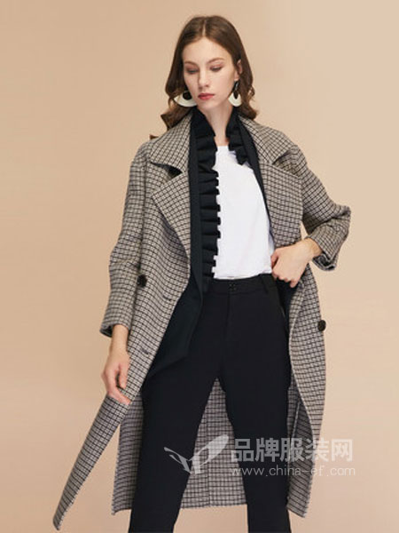 縱橫二千女装品牌2018秋冬大翻领复古格纹羊毛大衣