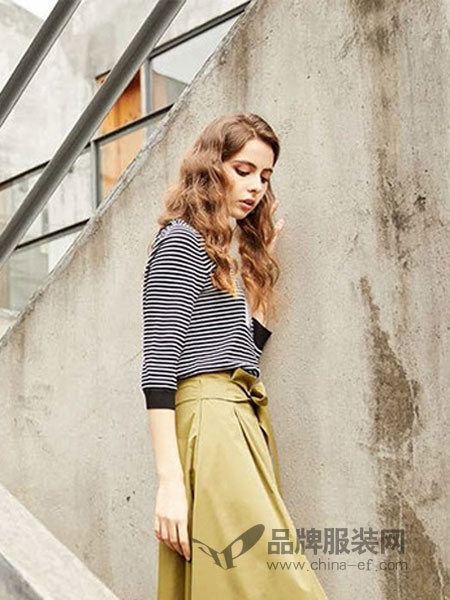 朗斯莉女装品牌2019春季韩版条纹针织衫上衣半身裙