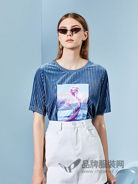 澳莉丝女装品牌2019春季纯棉个性T恤卡通印花宽松蓝紫色短袖