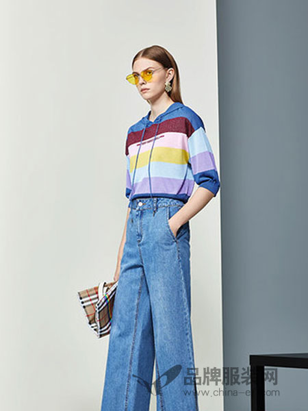澳莉丝女装品牌2019春季新款彩虹条纹宽松短袖彩色上衣