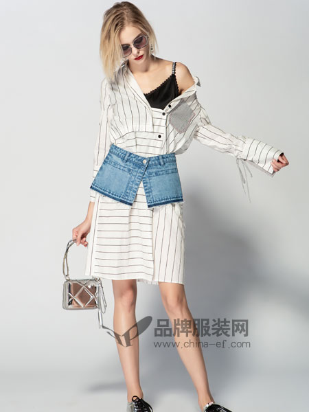 JA&EXUN女装品牌2019春季条纹衬衫拼接假两件套连衣裙