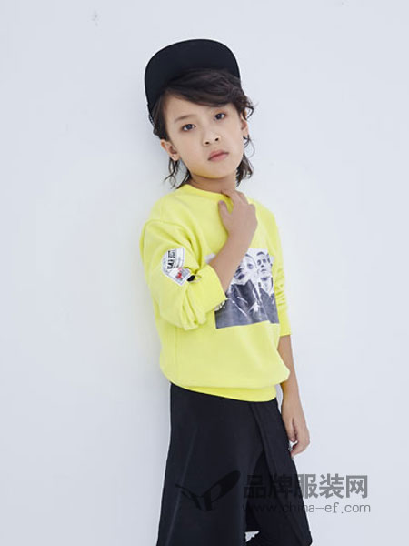 欧卡星童装品牌2019春季新款韩版字母刺绣贴布宽松套头灯笼袖上衣