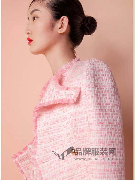 鲁遇Nikita Lu女装品牌2019春夏口袋水貂毛羊绒大衣外套