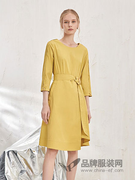 华丹尼女装品牌2019春季新款 百搭系带显瘦中长款针织连衣裙