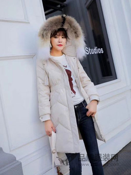 色彩一秀女装品牌2018秋冬新款韩版宽松显瘦修身白鸭绒大毛领外套