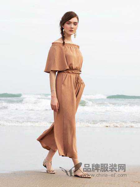 布伦圣丝女装品牌2019春季新款修身一字肩连衣裙
