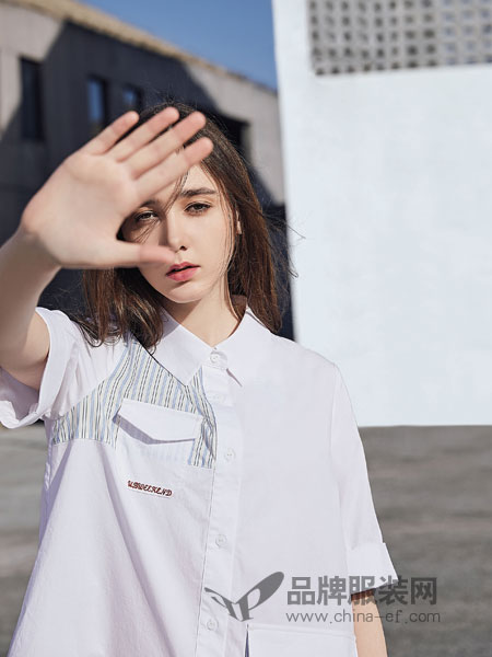 娅铂·周末女装品牌2019春季新款韩版宽松时尚短袖上衣