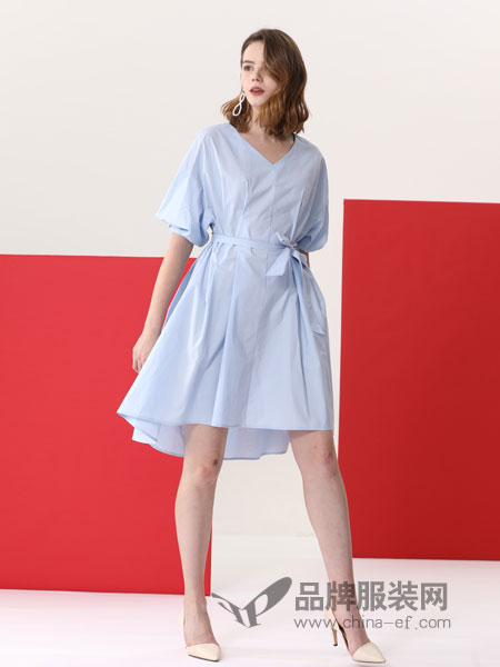 真斯贝尔女装品牌2019春季收腰不规则泡泡袖v领度假连衣裙