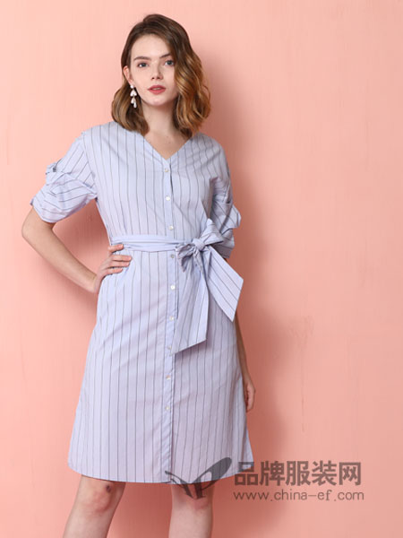 真斯贝尔女装品牌2019春季复古V领收腰系带五分袖竖条纹衬衫短袖连衣裙
