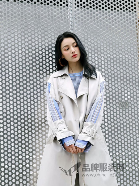雀啡女装品牌2019春季韩版假两件衬衫袖拼接条纹外套