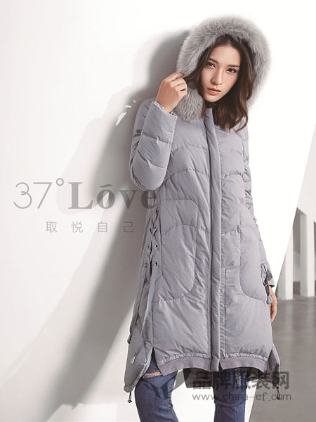 37°Love女装品牌2018冬季新款毛领韩版宽松潮加厚时尚上衣