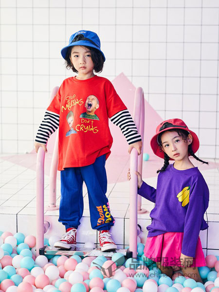 小资范童装品牌2019春季儿童条纹拼色儿童条纹长袖T恤