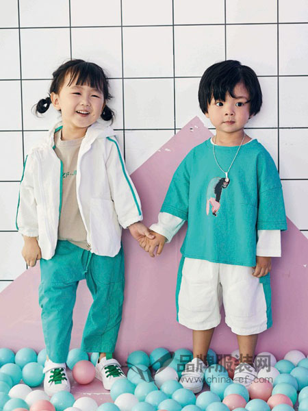 小资范童装品牌2019春季新品儿童假两件拼接长袖T恤男童印花