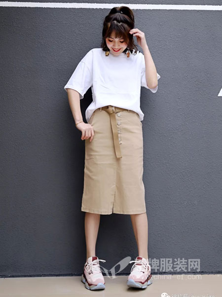 ASKA CUI&YAYA女装品牌2019春季纯色短袖T恤+单排扣绑带高腰半身裙套装