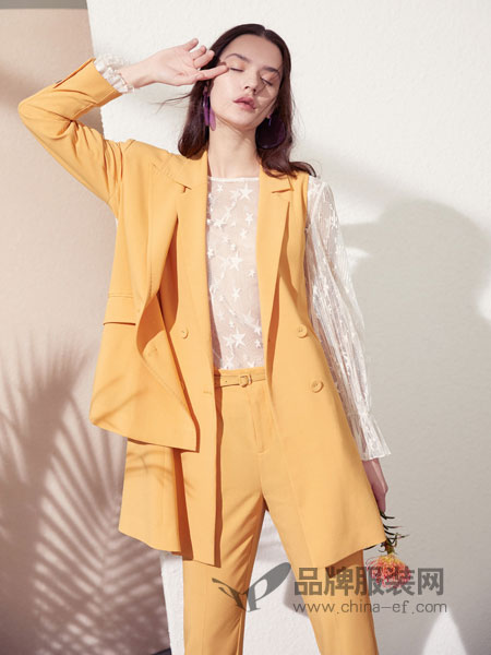 伊布都ibudu女装品牌2019春季新款高档时尚的纯色直筒西装外套