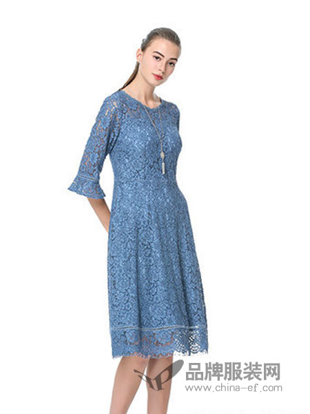 卡伊奴女装品牌2019春季蓝色礼服蕾丝镂空V领短袖修身连衣裙