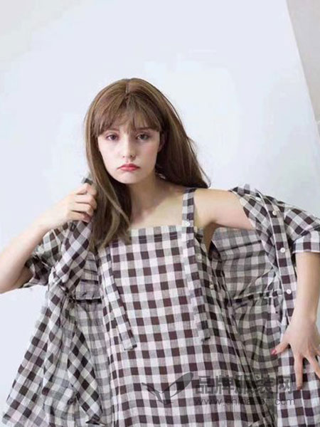 格悦女装品牌2019春季韩版蓝色格子纹吊带A字漏肩连衣裙