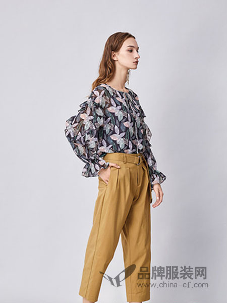 桑索女装品牌2019春季新款喇叭袖衬衫V领系结五分袖套头上衣