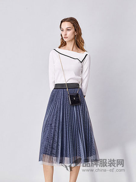 桑索女装品牌2019春季清新条纹撞色 修身一字领针织衫