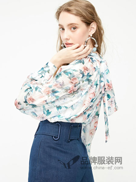 贝珞茵女装品牌2019春季新款浪漫印花系带镂空雪纺衬衫