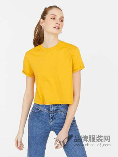 斯特拉迪瓦里斯女装品牌2019春夏新款短袖黄色圆领宽松短款T恤女