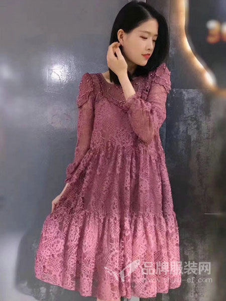 朵拉薇拉女装品牌2019春季新款气质蕾丝圆领显瘦手工钉珠连衣裙