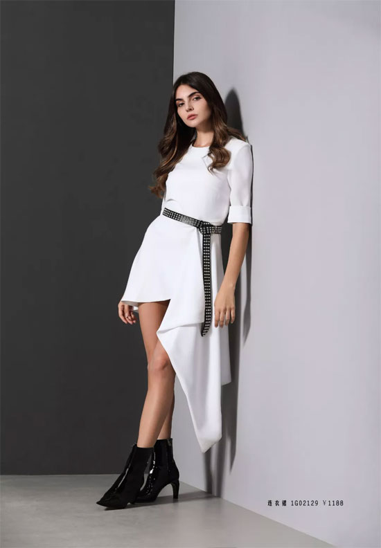 维斯提诺女装品牌2019春夏新款收腰显瘦很仙的连衣裙遮肚减龄
