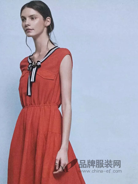 阿莱贝琳女装品牌2019春夏新款时尚高雅名媛前胸深 V 红色褶皱礼服裙