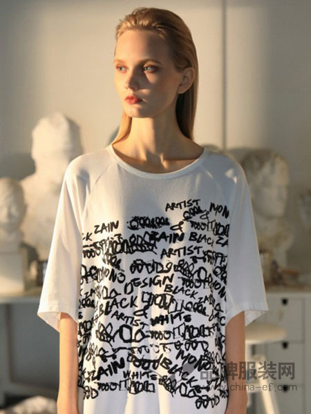 ZAIN形上女装品牌2019春夏新款抽象字体艺术印花针织短袖上衣
