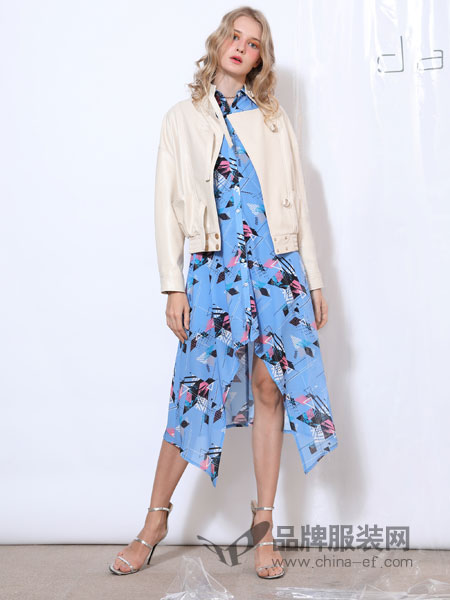 丹比奴女装品牌2019春夏圆领针织短外套七分袖
