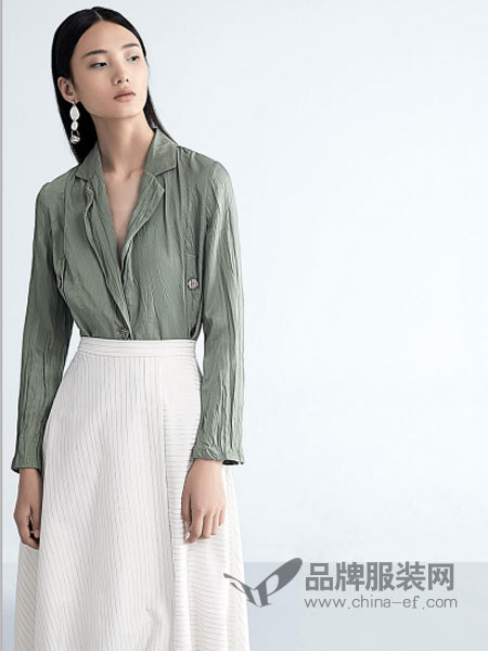 艾利欧女装品牌2019春夏新款韩版性感宽松长袖衬衫