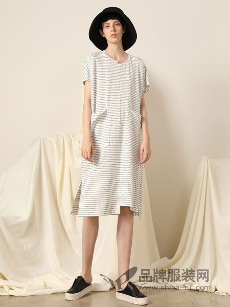 柯妮丝丽女装品牌2019春夏中长款条纹短袖T恤连衣裙
