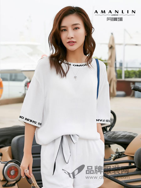 阿谩琳女装品牌2019春夏宽松显瘦短袖套头白色V领喇叭袖t恤
