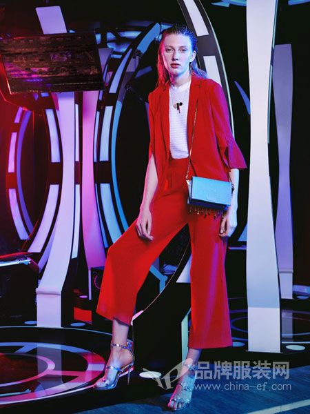 UMISKY优美世界女装品牌2019春夏新款红色西服套装高腰阔腿裤长裤