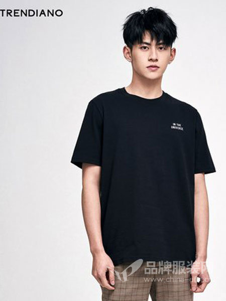 赫基男装品牌2019春夏新款个性字母印花短袖含棉T恤