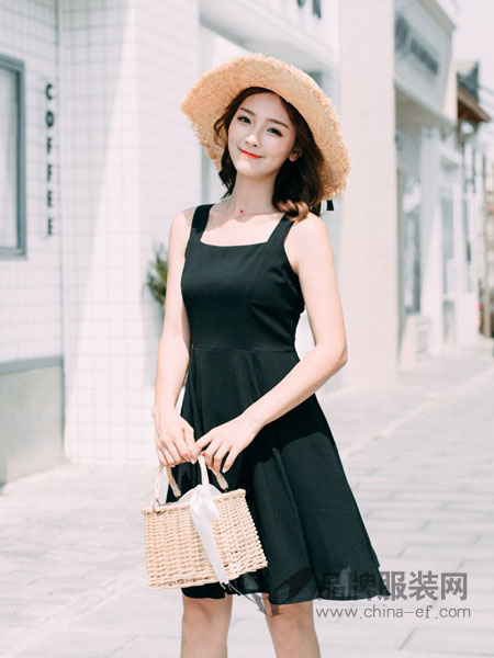 天使韩城TSHC女装品牌2019春夏新款短款吊带小黑裙连衣裙小个子海边度假沙滩裙