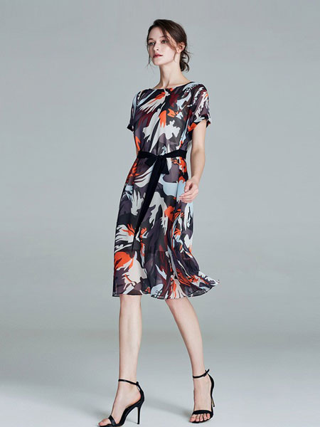 奥菲曼女装品牌2019春夏新款印花系带短袖连衣裙