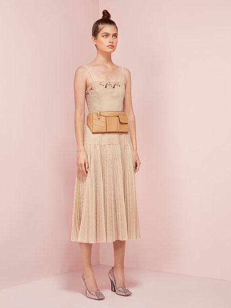 Fendi芬迪女装品牌2019春夏新款时尚修身显瘦吊带连衣裙